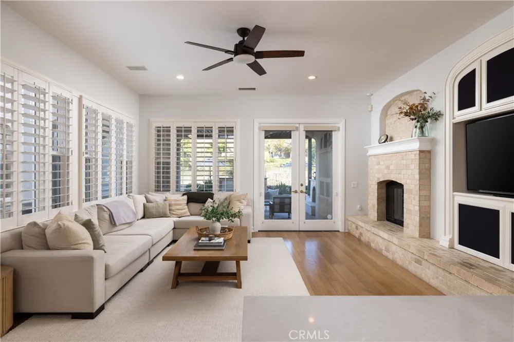 26 Peppertree Newport Beach, CA 92660