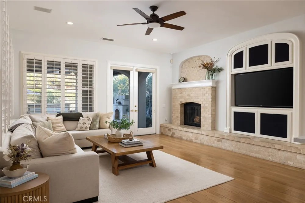 26 Peppertree Newport Beach, CA 92660