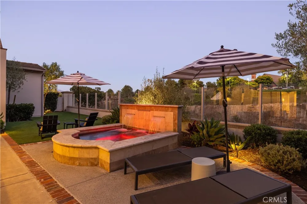 26 Peppertree Newport Beach, CA 92660