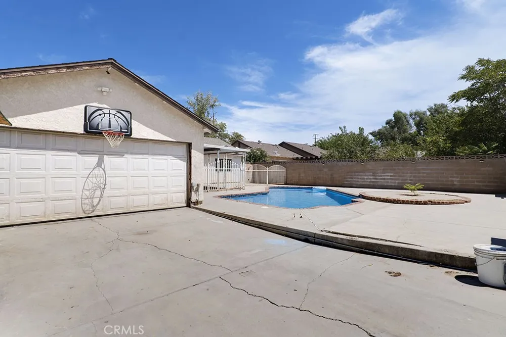 1108 E Lancaster Lancaster, CA 93535