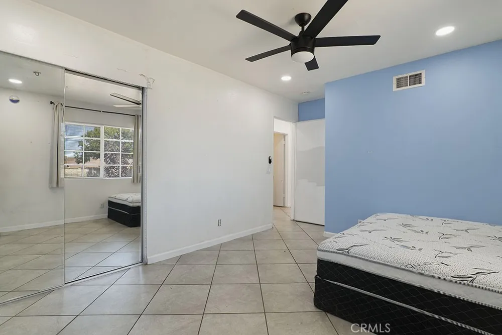 1108 E Lancaster Lancaster, CA 93535