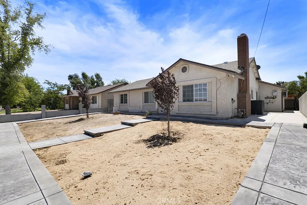 1108 E Lancaster Lancaster, CA 93535