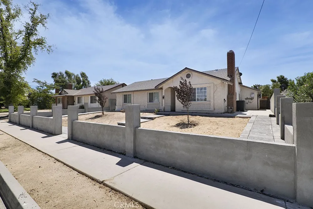 1108 E Lancaster Lancaster, CA 93535