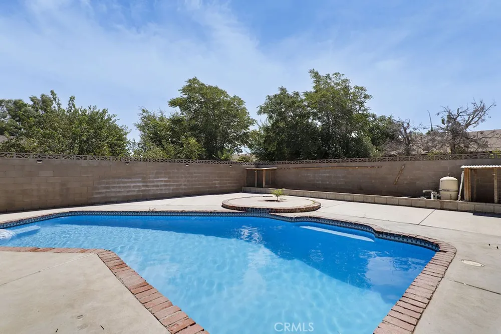 1108 E Lancaster Lancaster, CA 93535