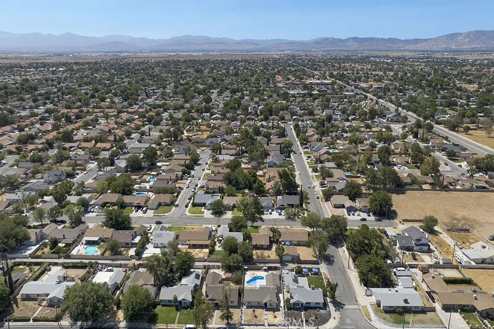 1108 E Lancaster Lancaster, CA 93535