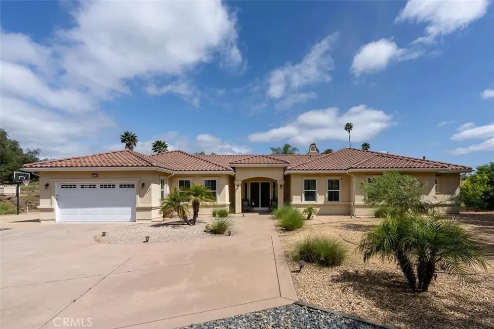 9430 W Lilac Escondido, CA 92026