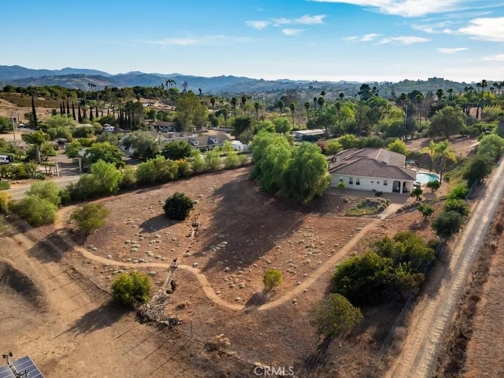 9430 W Lilac Escondido, CA 92026