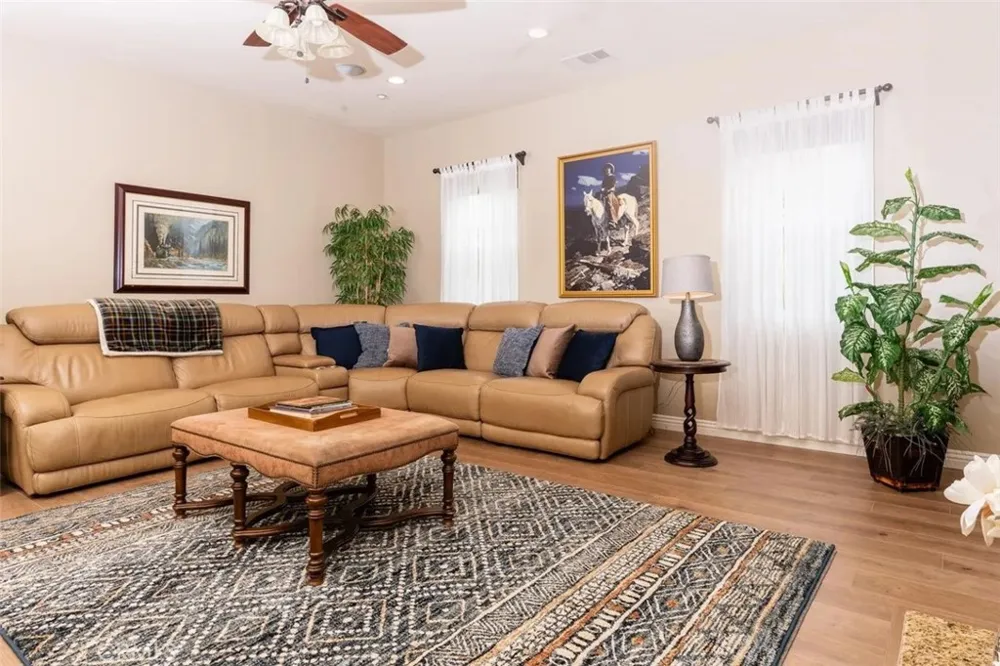 9430 W Lilac Escondido, CA 92026