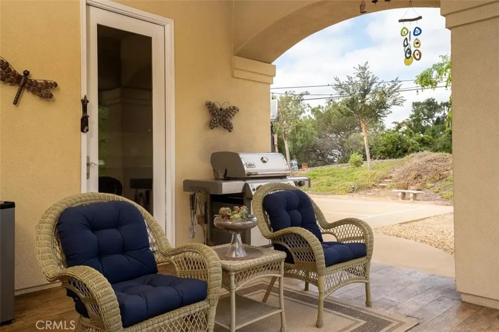 9430 W Lilac Escondido, CA 92026