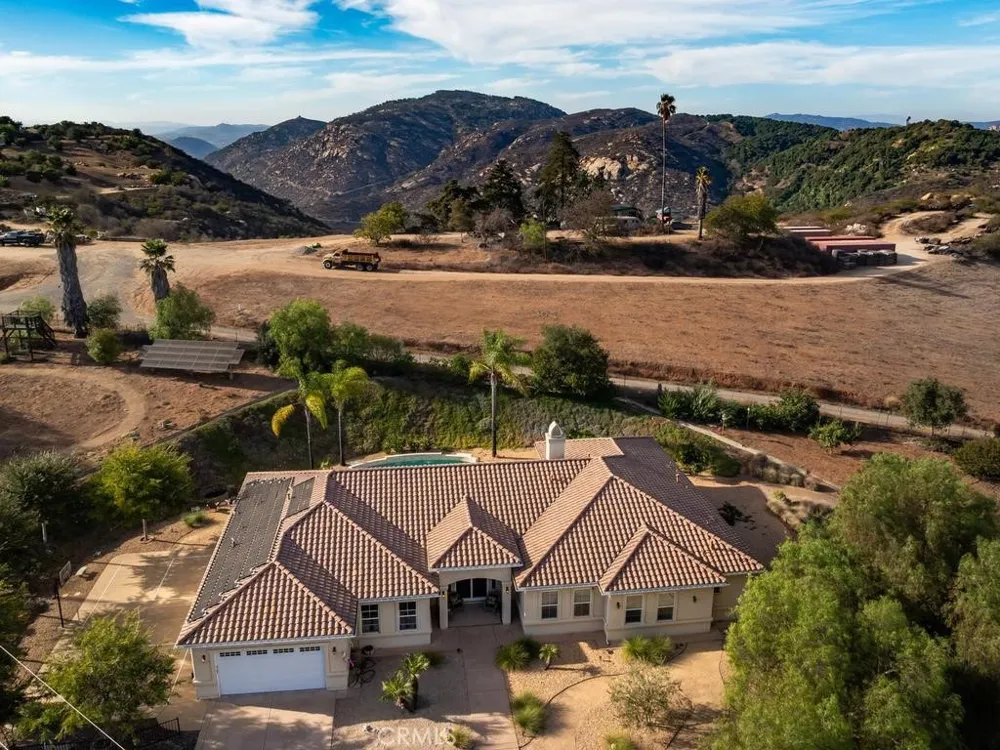 9430 W Lilac Escondido, CA 92026