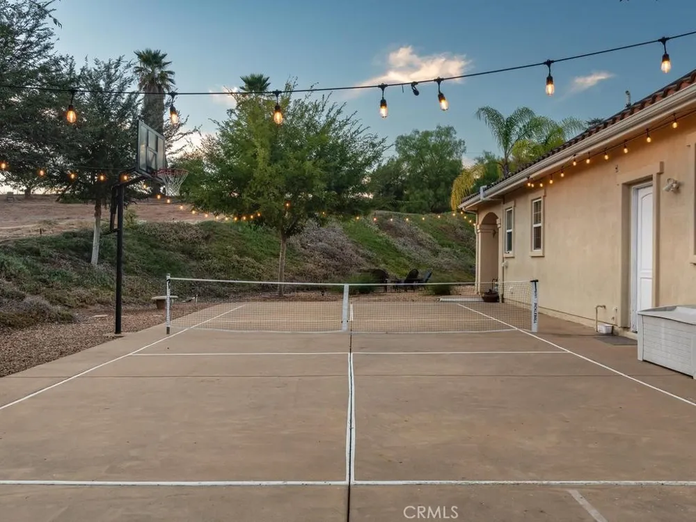 9430 W Lilac Escondido, CA 92026