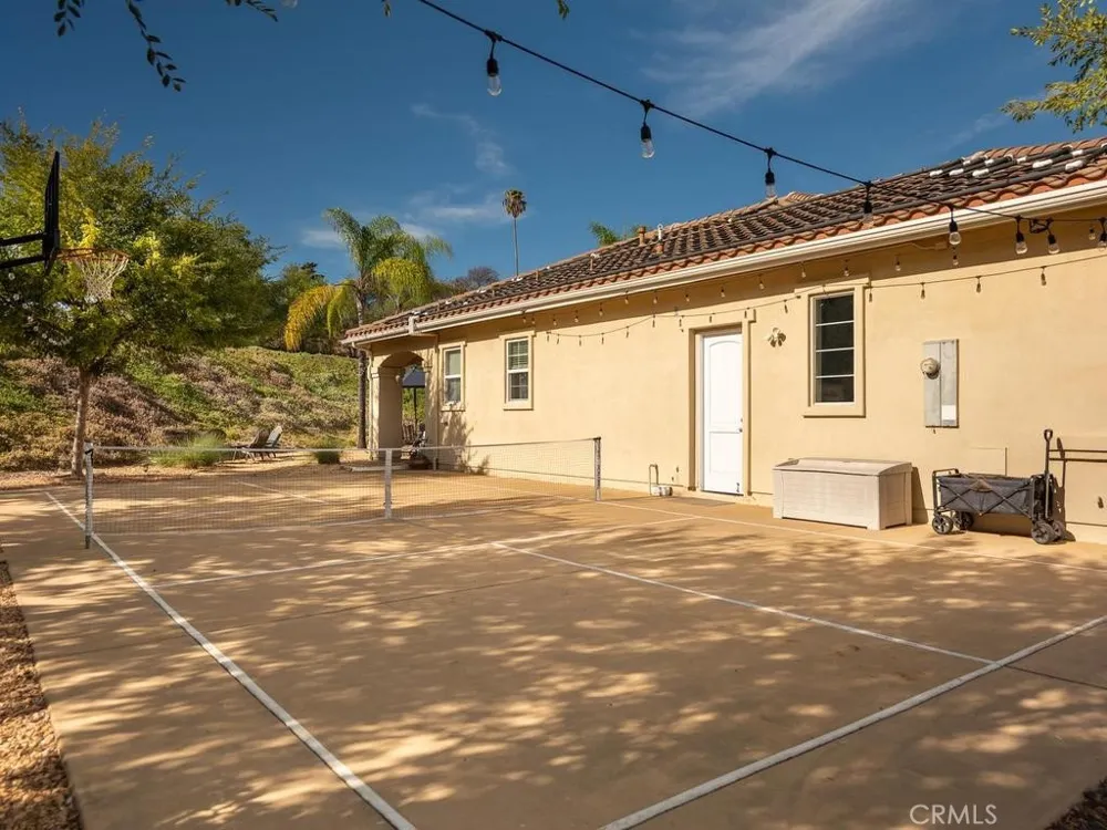 9430 W Lilac Escondido, CA 92026