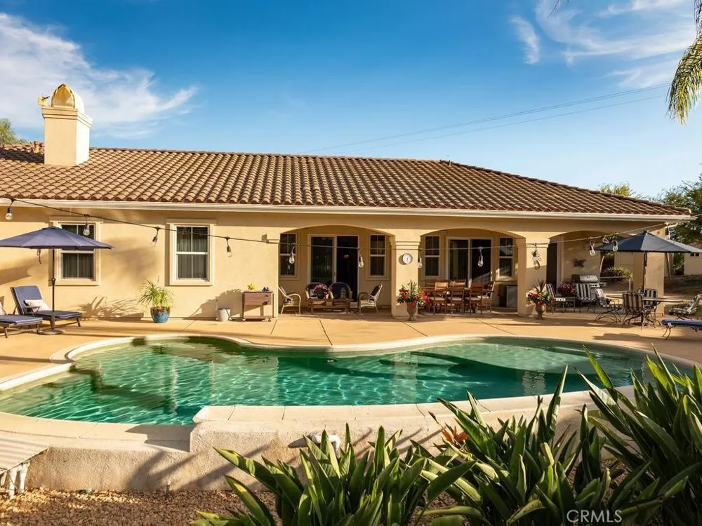 9430 W Lilac Escondido, CA 92026