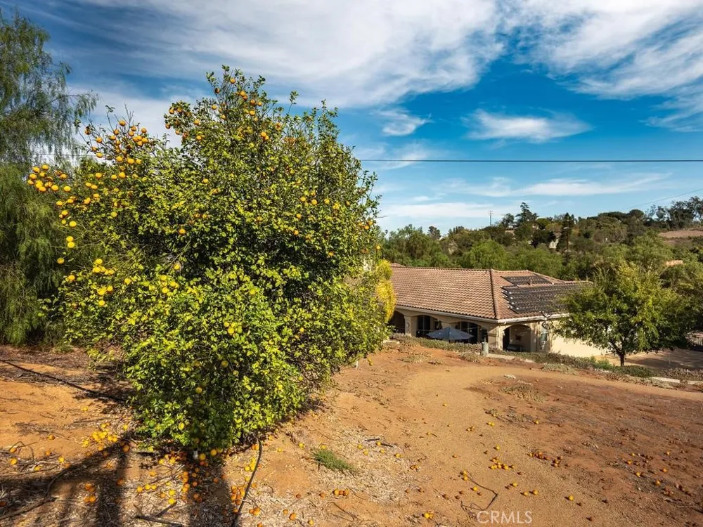 9430 W Lilac Escondido, CA 92026