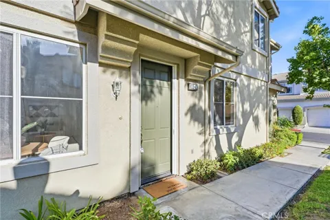 422 Bloomberry #C
