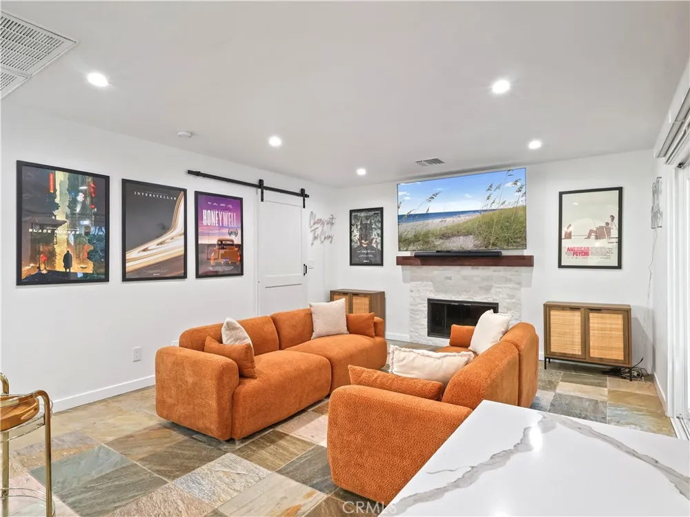7819 Goldmine Lane Lake Balboa, CA 91406