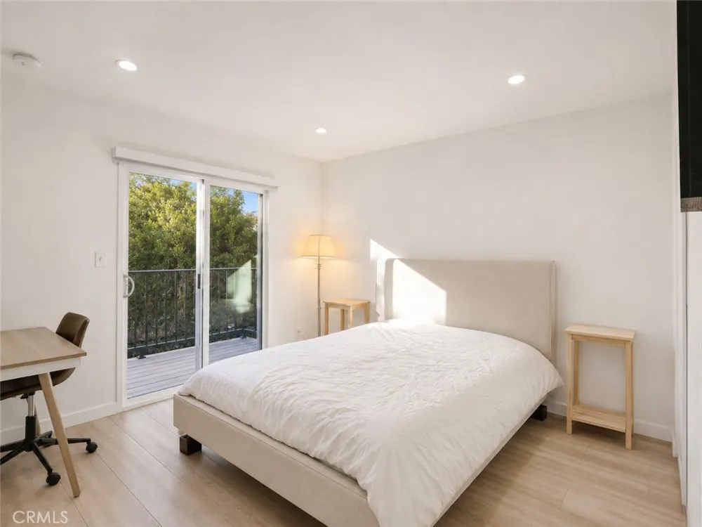 7819 Goldmine Lane Lake Balboa, CA 91406