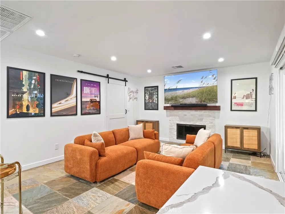 7819 Goldmine Lane Lake Balboa, CA 91406