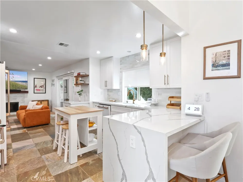 7819 Goldmine Lane Lake Balboa, CA 91406