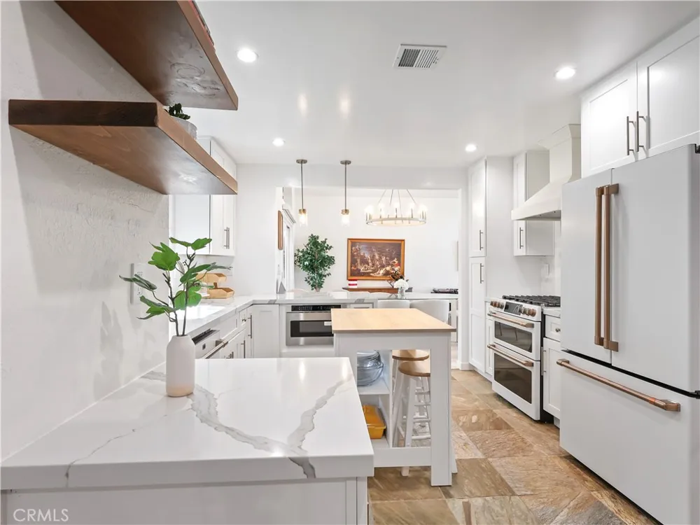 7819 Goldmine Lane Lake Balboa, CA 91406