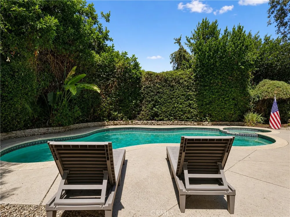 7819 Goldmine Lane Lake Balboa, CA 91406
