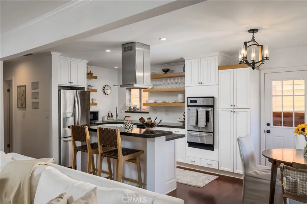 219 Pauline Costa Mesa, CA 92627