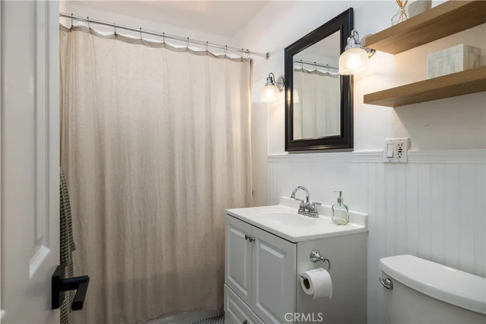 219 Pauline Costa Mesa, CA 92627