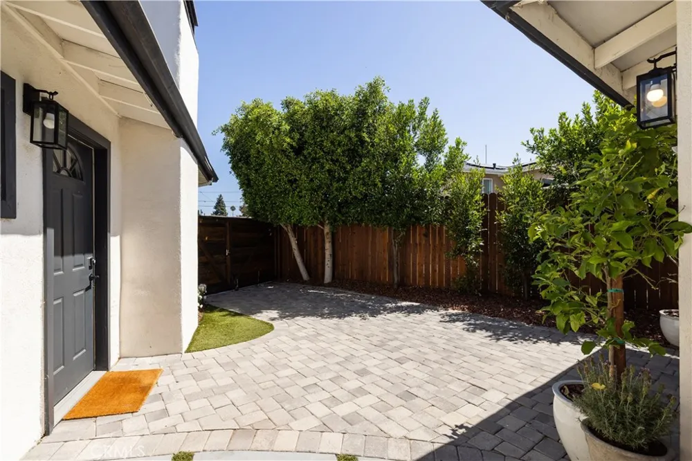 219 Pauline Costa Mesa, CA 92627