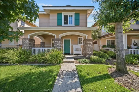 230 E Pleasant Valley