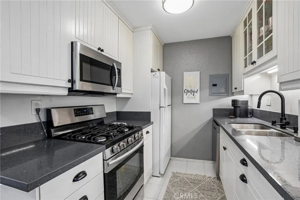 1600 Ardmore Avenue #319 Hermosa Beach, CA 90254