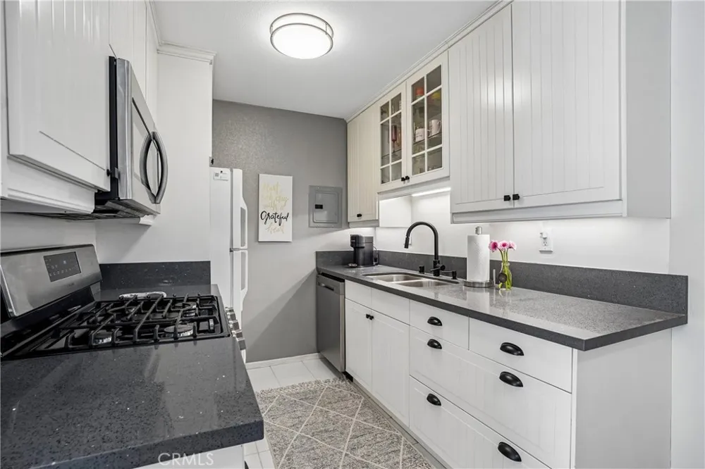 1600 Ardmore Avenue #319 Hermosa Beach, CA 90254