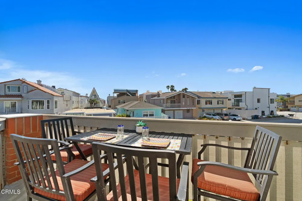4532 La Brea Street Oxnard, CA 93035