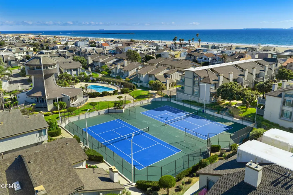 4532 La Brea Street Oxnard, CA 93035