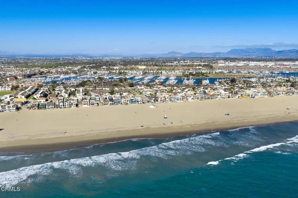 4532 La Brea Street Oxnard, CA 93035