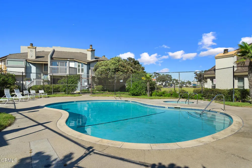 4532 La Brea Street Oxnard, CA 93035