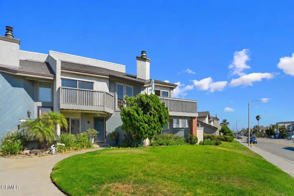 4532 La Brea Street Oxnard, CA 93035