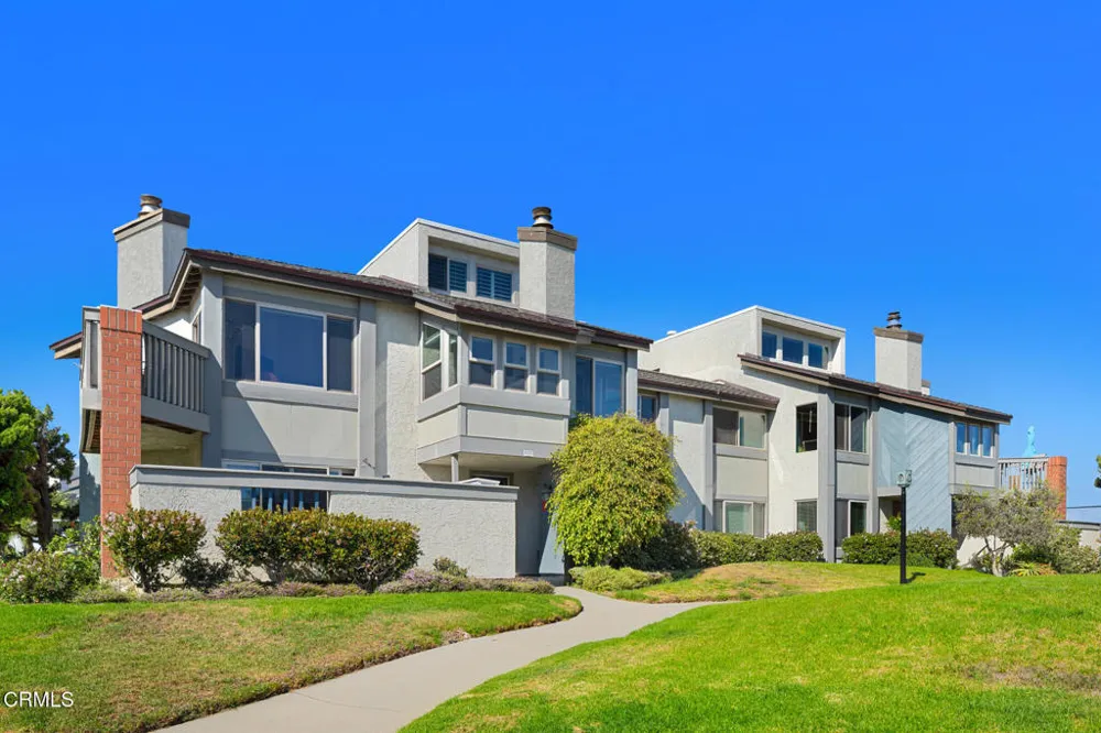 4532 La Brea Street Oxnard, CA 93035
