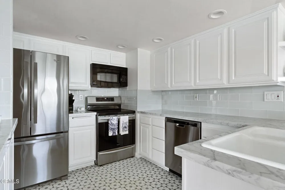 4532 La Brea Street Oxnard, CA 93035