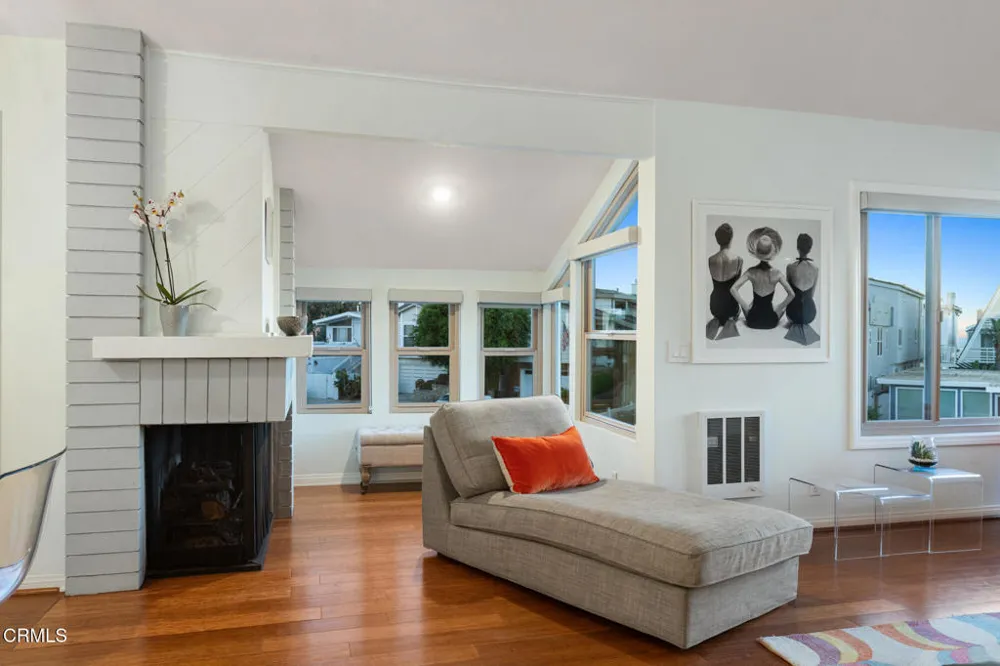 4532 La Brea Street Oxnard, CA 93035