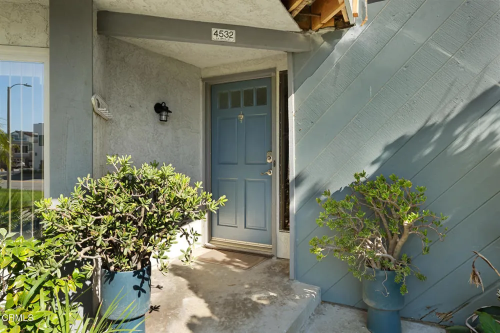 4532 La Brea Street Oxnard, CA 93035