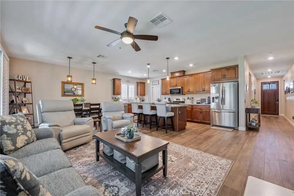 1476 Wicklow Redlands, CA 92374