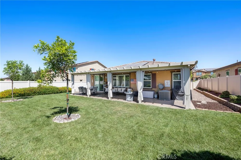 1476 Wicklow Redlands, CA 92374