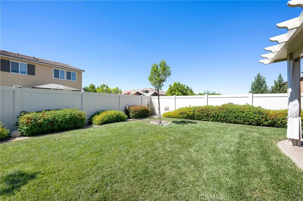 1476 Wicklow Redlands, CA 92374