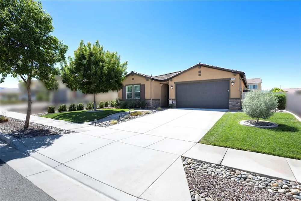 1476 Wicklow Redlands, CA 92374