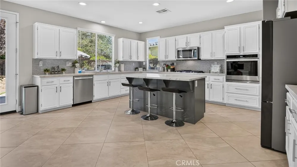 35211 Lilac Lane Winchester, CA 92596