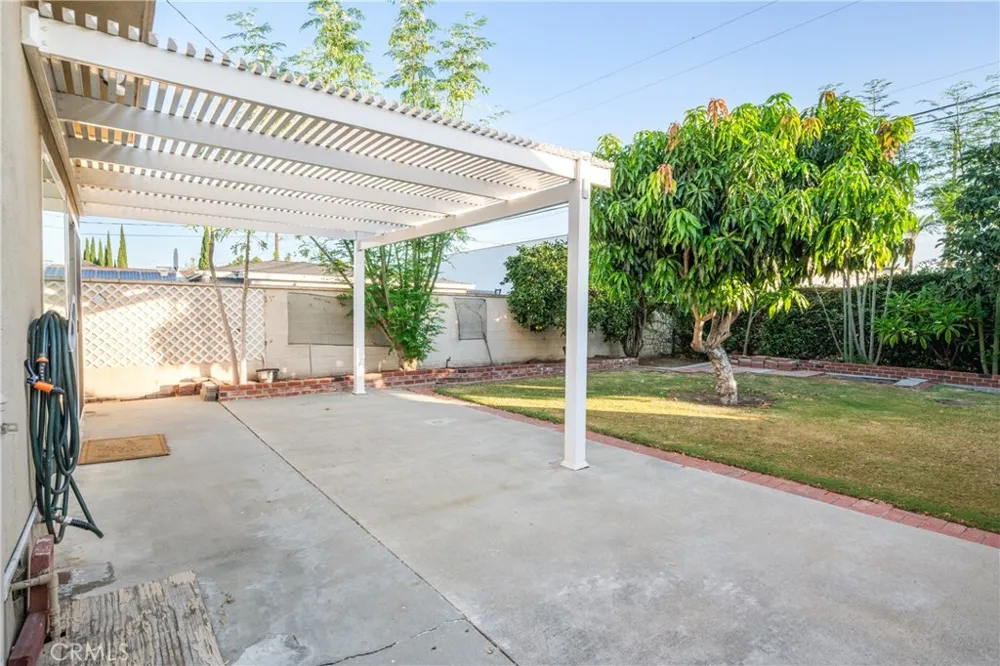 7441 Irwingrove Drive Downey, CA 90241