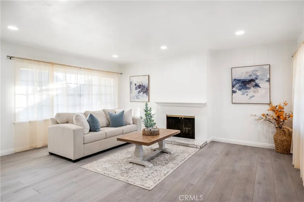 7441 Irwingrove Drive Downey, CA 90241