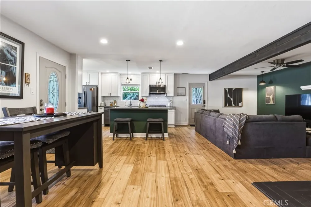 7817 Louise Avenue Northridge, CA 91325