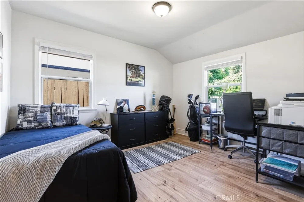 7817 Louise Avenue Northridge, CA 91325