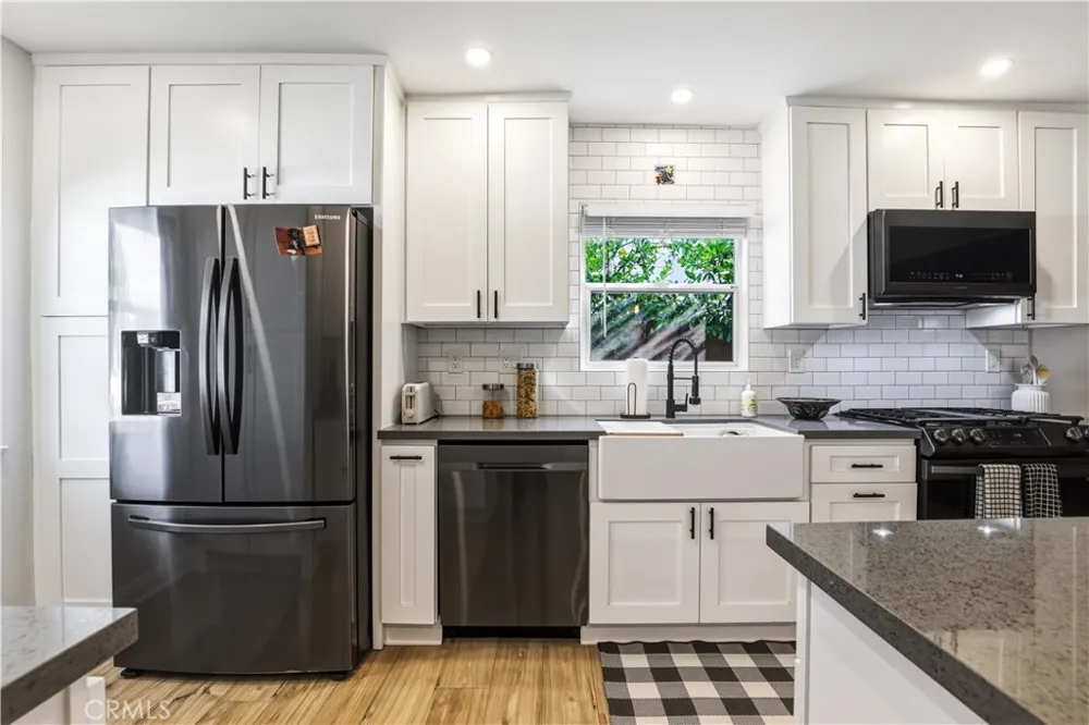 7817 Louise Avenue Northridge, CA 91325